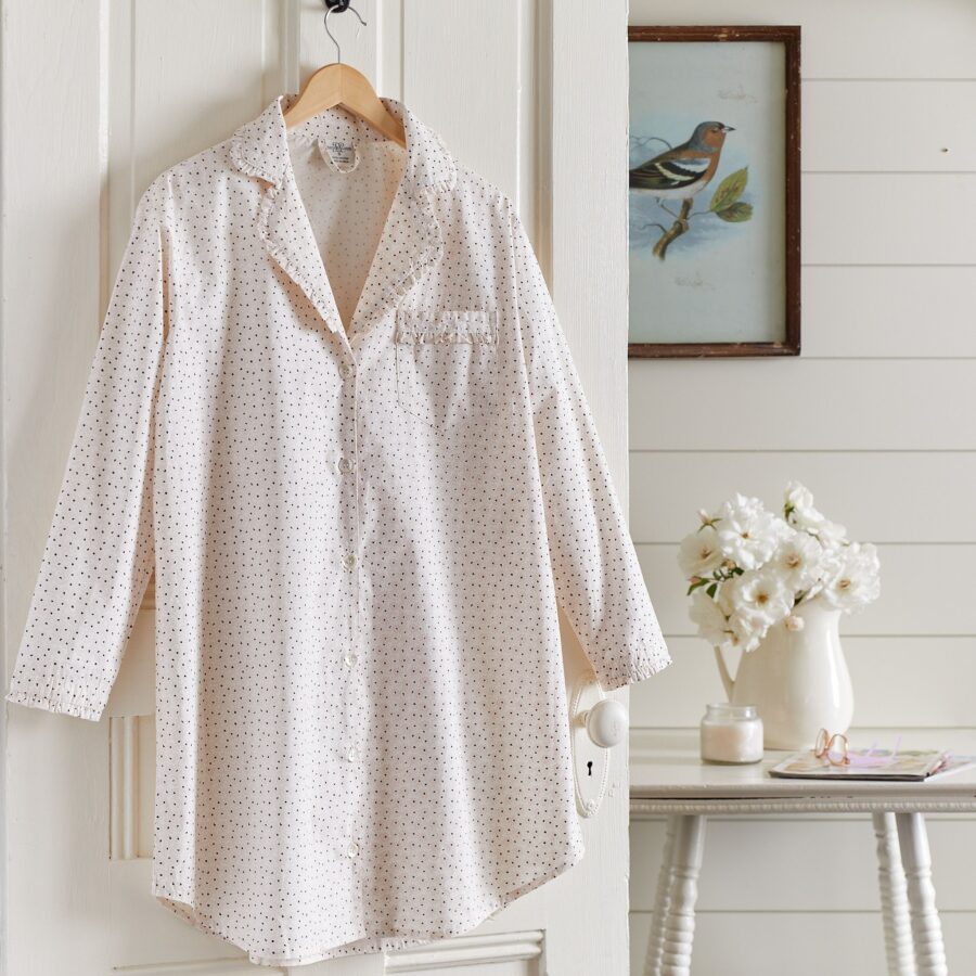 Petal Daisies Night Shirt Nightgown Nightwear PJs Pajama Set