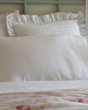 tucked linen pillowcase set
