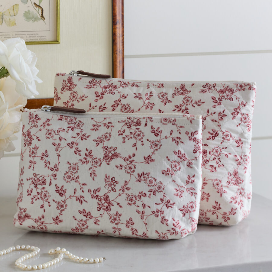 Herriot Vintage Red Cosmetic Bag